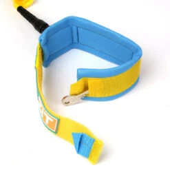 LEASH DE SUP HOWZIT COIL JAUNE/BLEU 9' -Magasin De Bateaux leash de sup howzit coil jaune bleu 9 1 3